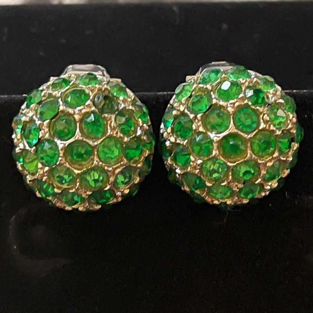 VTG Green Rhinestone Dome Clip On Earrings Emerald Crystal Statement Earrings